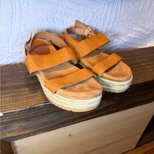 Women's Tan Sandals
